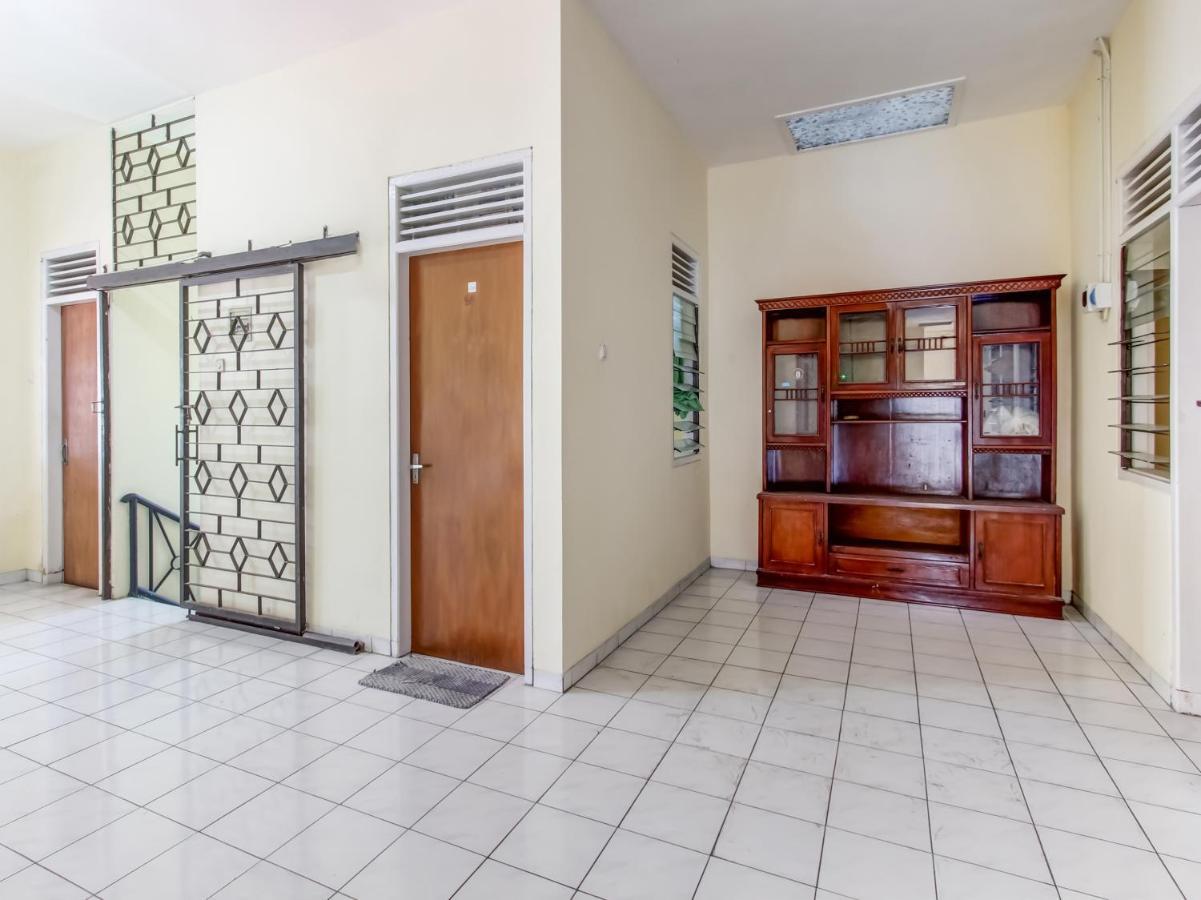 Oyo Life 91374 Asia Stay Semarang Syariah Dış mekan fotoğraf